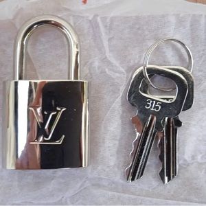 Louis Vuitton Lock and Key - Silver #315